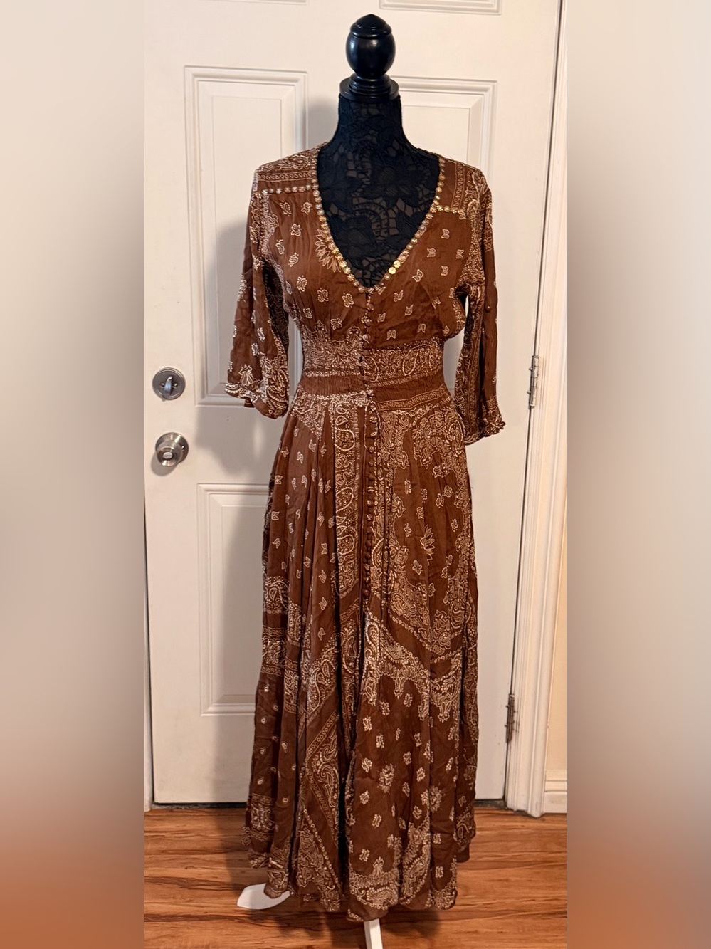 NWT Miss June Paris Boho Paisley V-Neck Maxi Dress in Brown